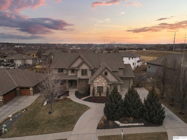 view of aerial view at dusk