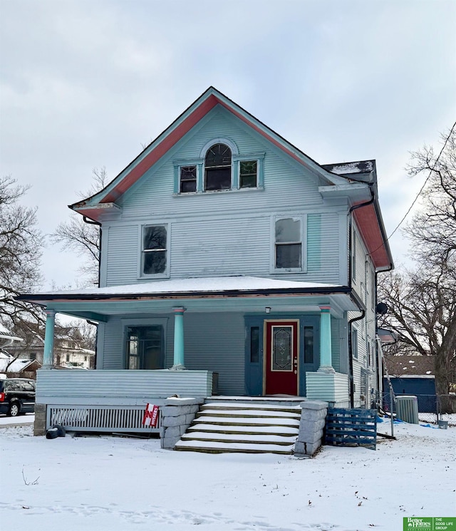 view of front of property