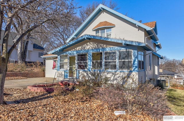 view of front of house featuring a patio area