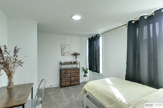 bedroom featuring carpet floors