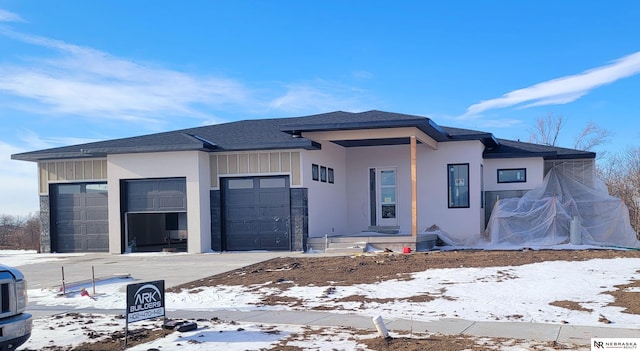 view of front of home featuring a garage