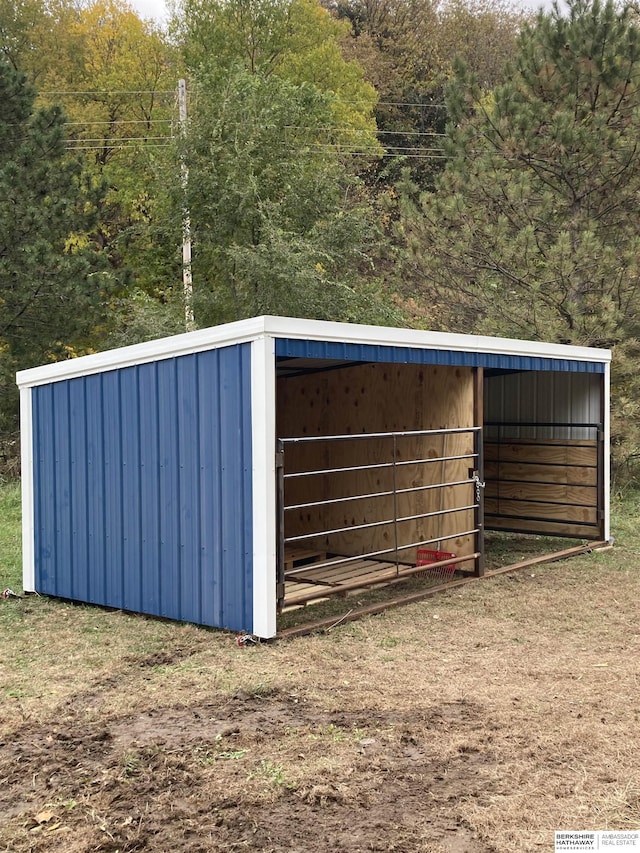 view of outbuilding