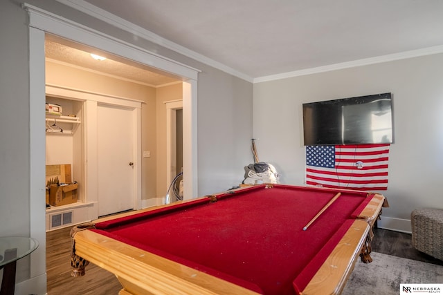 playroom featuring hardwood / wood-style floors, ornamental molding, and billiards