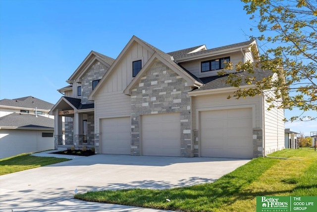 craftsman house featuring a garage