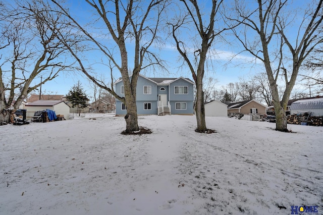 view of front of property