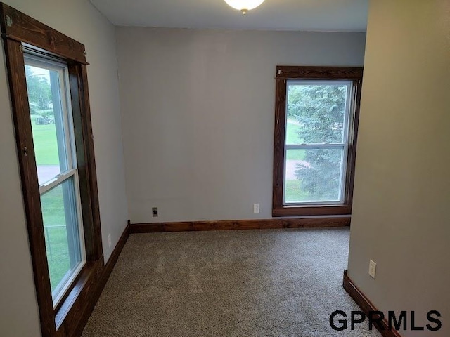 view of carpeted spare room