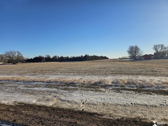 view of yard featuring a rural view