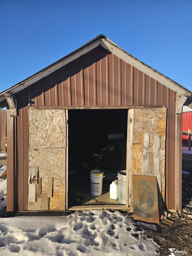 view of outbuilding