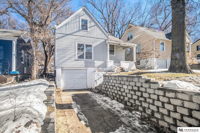 view of front of home featuring a garage