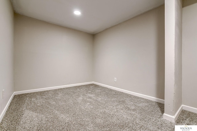 spare room with carpet flooring