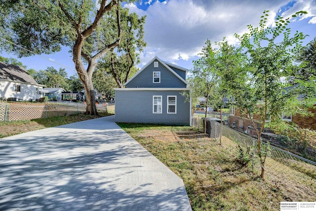 view of home's exterior