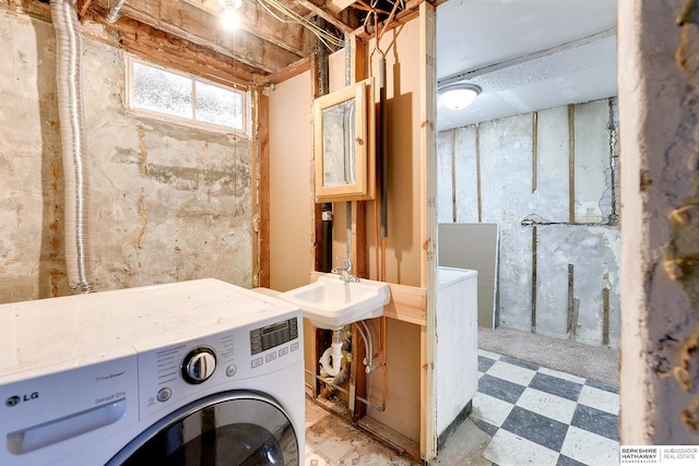 laundry room with washer / clothes dryer