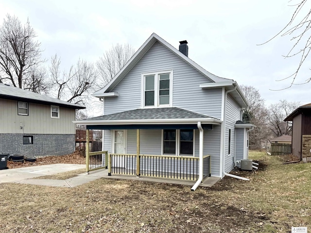 view of front of home featuring covered porch