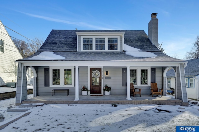 bungalow featuring covered porch