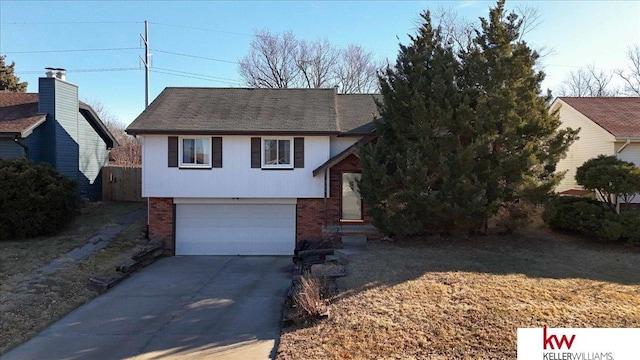 view of front of property featuring a garage