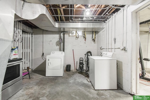 basement featuring washer and dryer