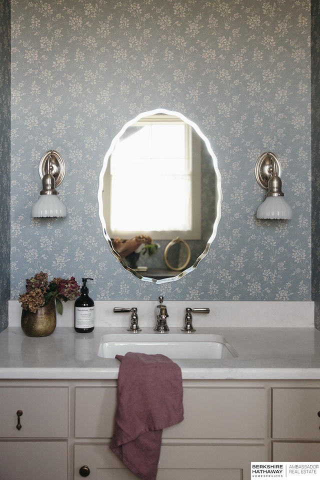 bathroom featuring sink