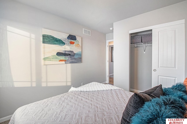 bedroom with a closet