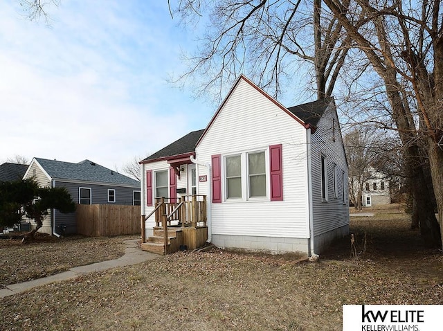 view of front of property