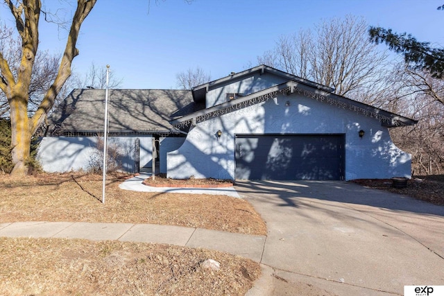 view of front of home featuring a garage