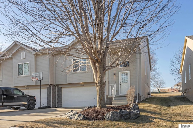 view of front facade with a garage