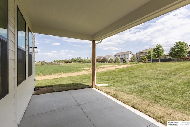 view of yard featuring a patio area