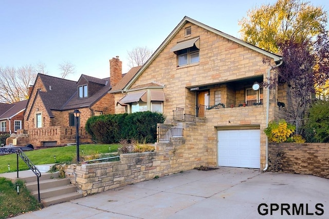 view of front facade with a garage