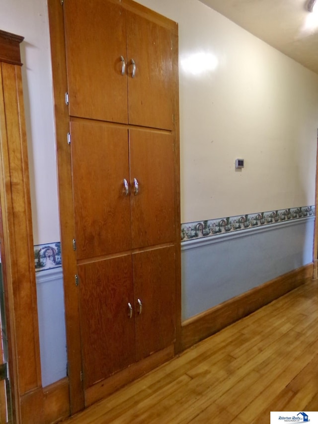 room details featuring wood finished floors and baseboards