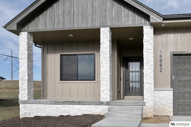 view of property entrance