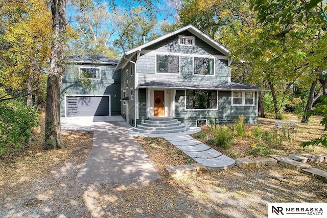 view of front facade featuring a garage