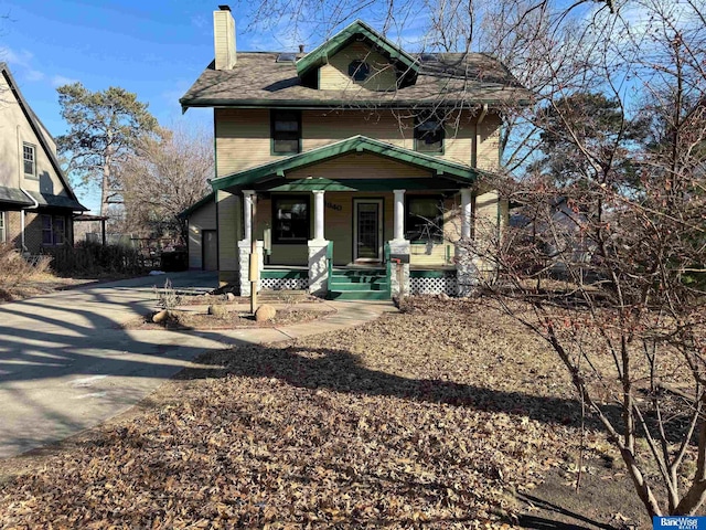 view of front facade featuring covered porch