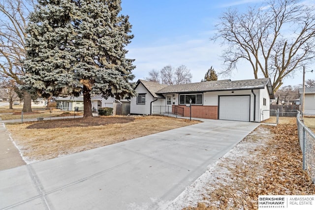 view of front of home featuring a garage