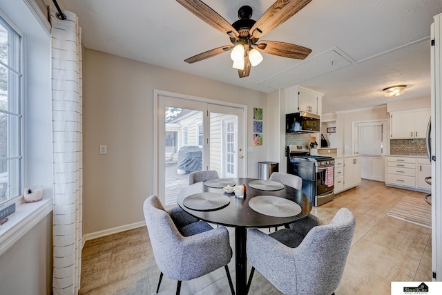 dining room with ceiling fan