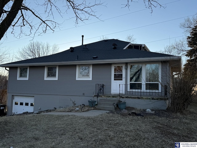 view of front facade with a garage