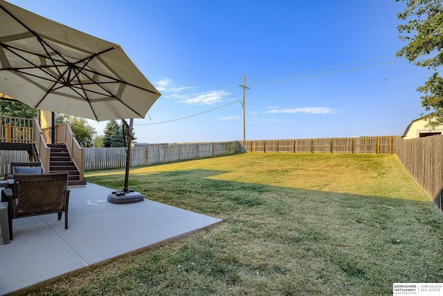 view of yard with a patio