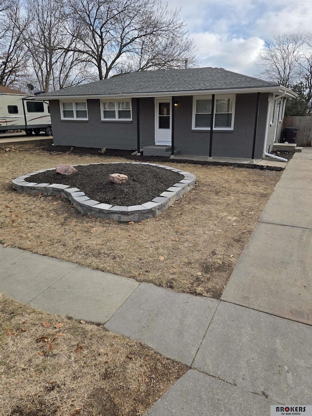 view of front of property