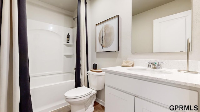 full bathroom featuring shower / bathtub combination with curtain, vanity, and toilet