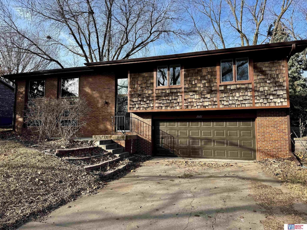 view of front facade with a garage