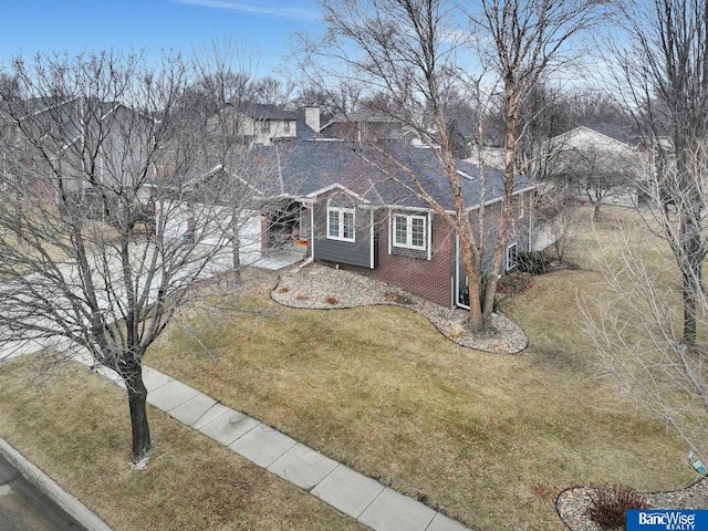 view of front of property with a front yard