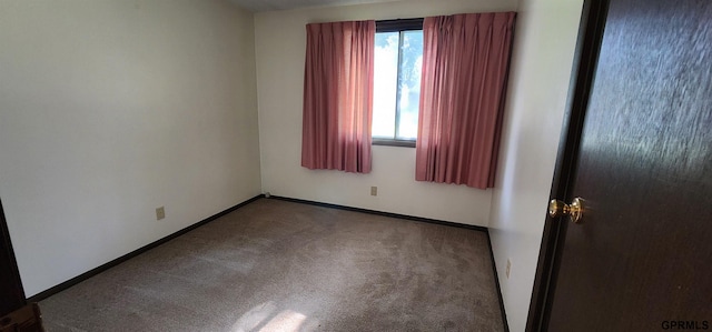 view of carpeted spare room