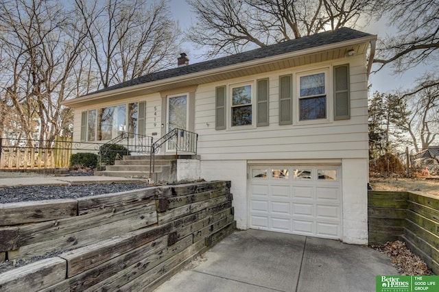 view of front facade featuring a garage