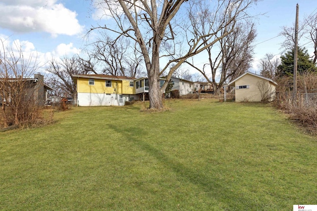 view of yard featuring fence