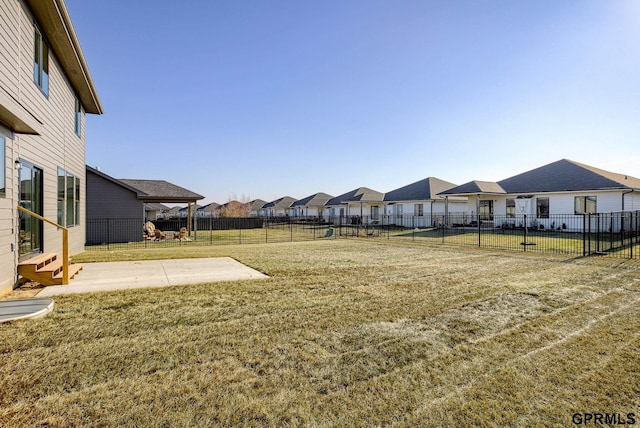 view of yard featuring a patio