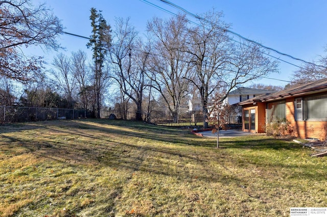 view of yard featuring a patio