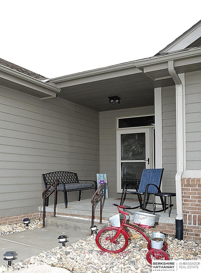 view of patio featuring covered porch