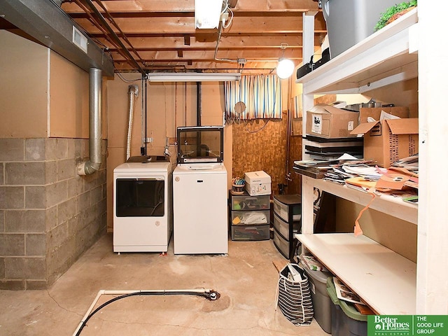 basement with washing machine and dryer