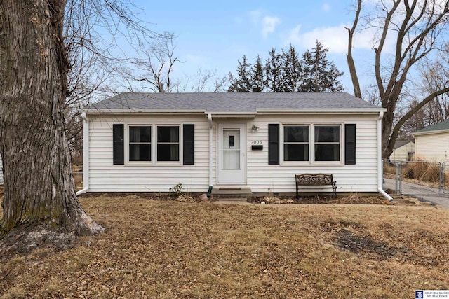 view of front of house with a front lawn