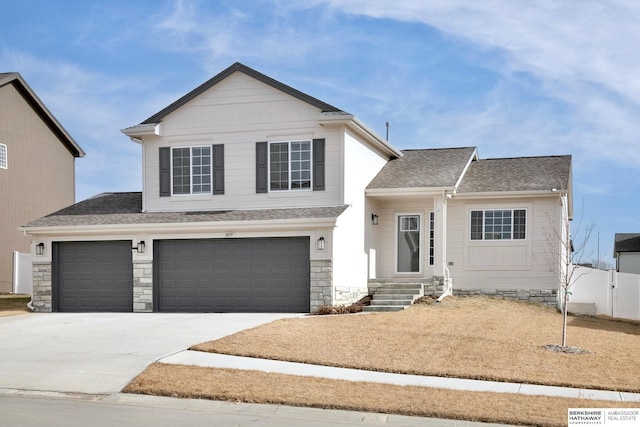 view of front property featuring a garage