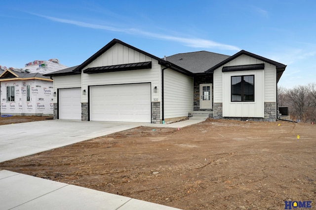 view of front of home featuring a garage