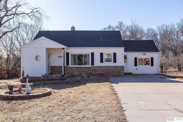 view of front of property